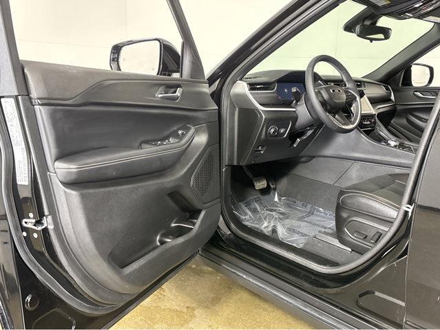 used 2024 Jeep Grand Cherokee car, priced at $39,000