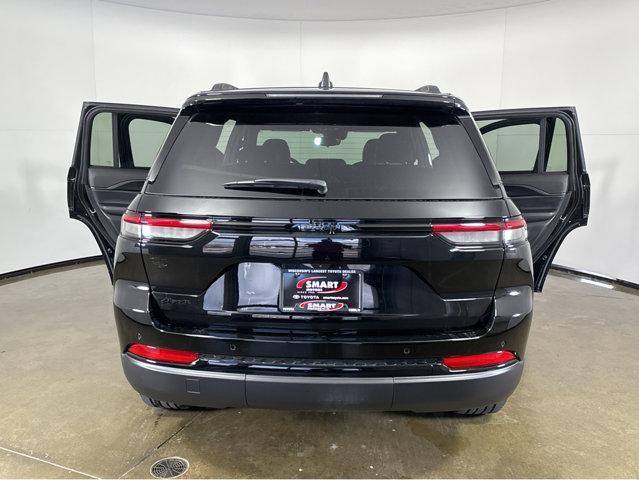 used 2024 Jeep Grand Cherokee car, priced at $39,000