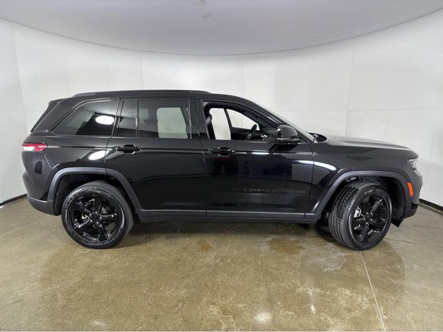 used 2024 Jeep Grand Cherokee car, priced at $39,000