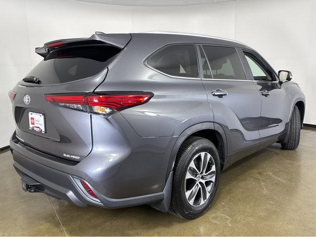 used 2023 Toyota Highlander car, priced at $39,998