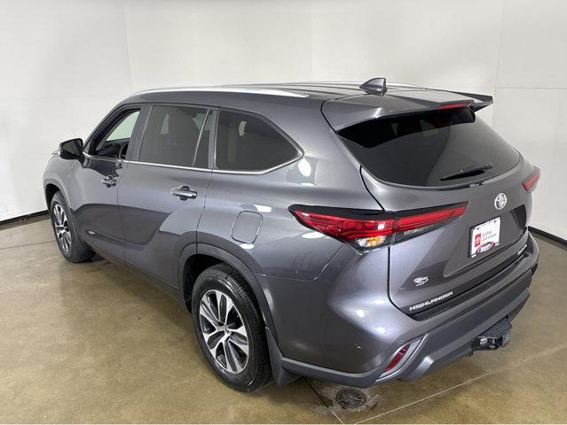 used 2023 Toyota Highlander car, priced at $39,998