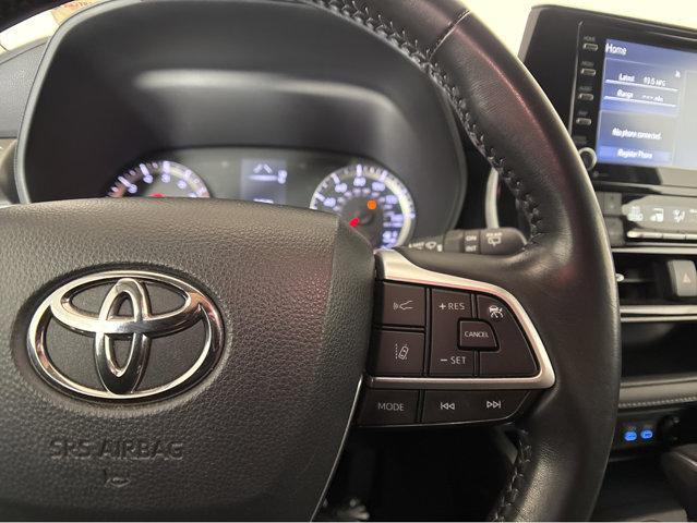 used 2022 Toyota Highlander car, priced at $32,979