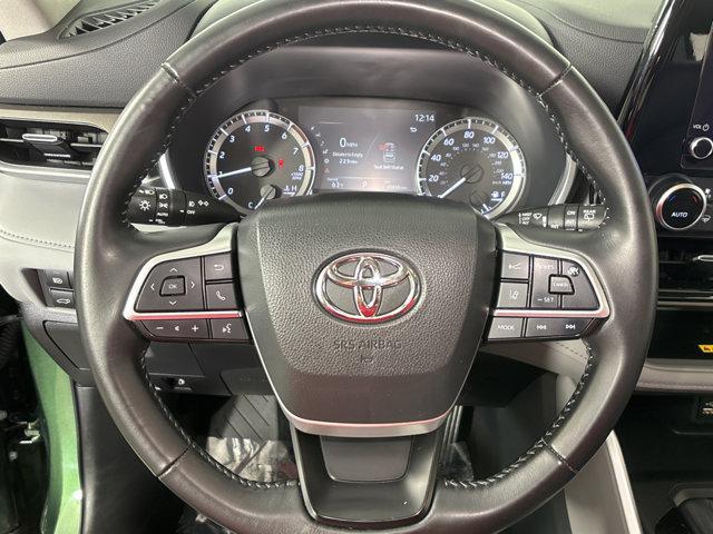 used 2023 Toyota Highlander car, priced at $39,989