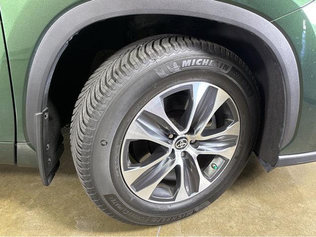 used 2023 Toyota Highlander car, priced at $39,989
