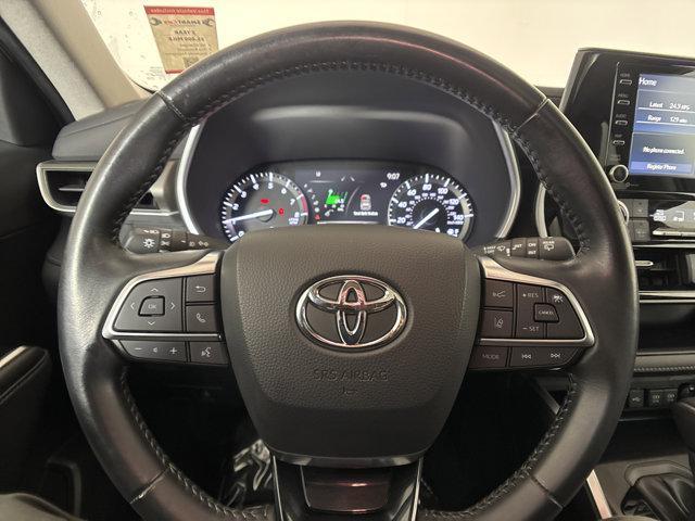 used 2021 Toyota Highlander car, priced at $35,000