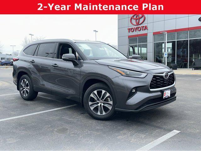 used 2022 Toyota Highlander car, priced at $33,977
