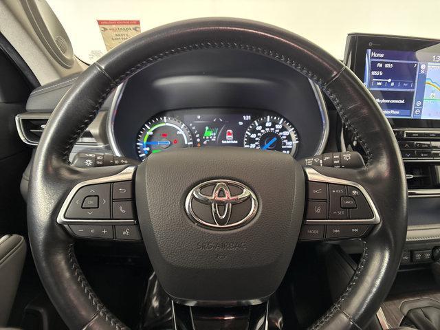 used 2021 Toyota Highlander Hybrid car, priced at $33,700