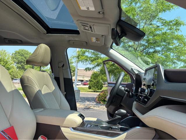 used 2022 Toyota Highlander Hybrid car, priced at $46,992