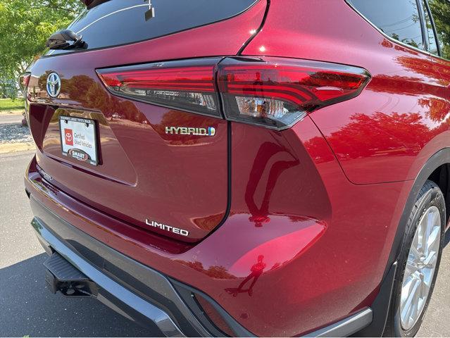 used 2022 Toyota Highlander Hybrid car, priced at $46,992