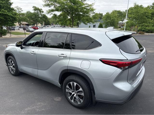 used 2022 Toyota Highlander Hybrid car, priced at $35,996