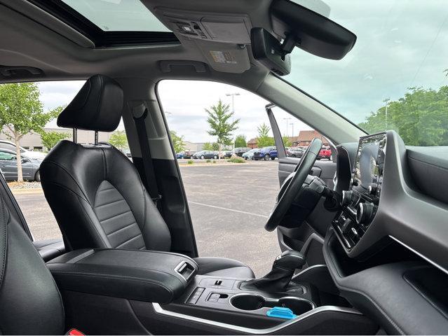used 2022 Toyota Highlander Hybrid car, priced at $35,996