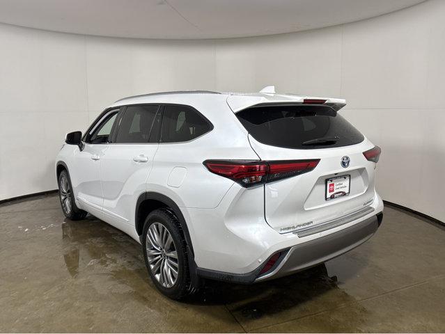 used 2022 Toyota Highlander Hybrid car, priced at $46,995