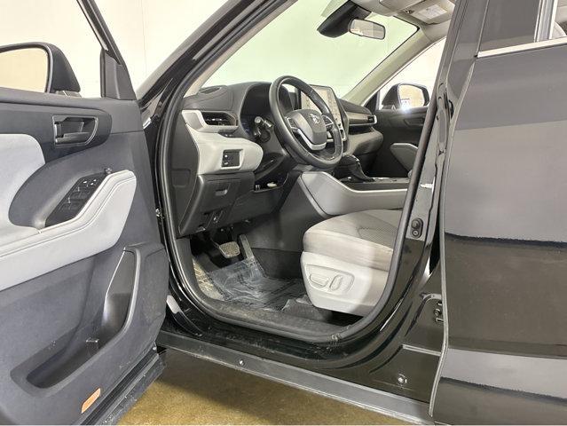 used 2022 Toyota Highlander Hybrid car, priced at $27,998