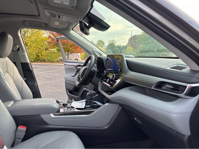new 2026 Toyota Highlander car