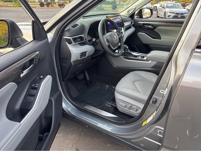 new 2026 Toyota Highlander car