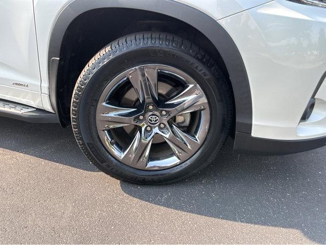 used 2019 Toyota Highlander Hybrid car, priced at $35,700