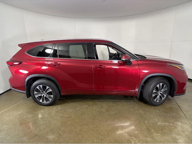 used 2021 Toyota Highlander car, priced at $34,997