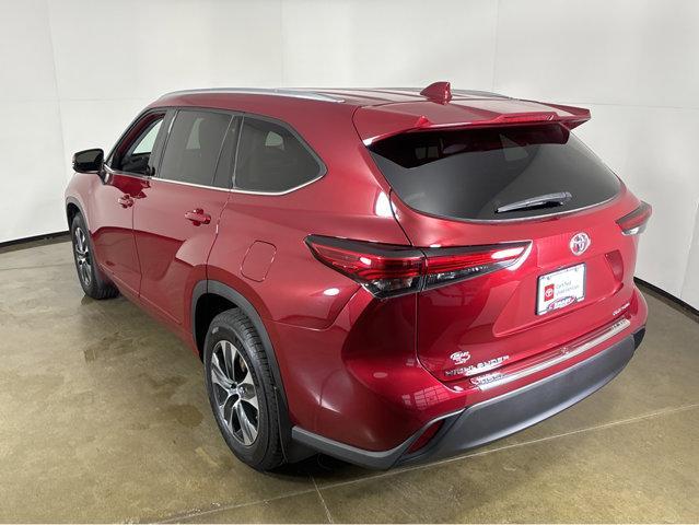 used 2021 Toyota Highlander car, priced at $34,997