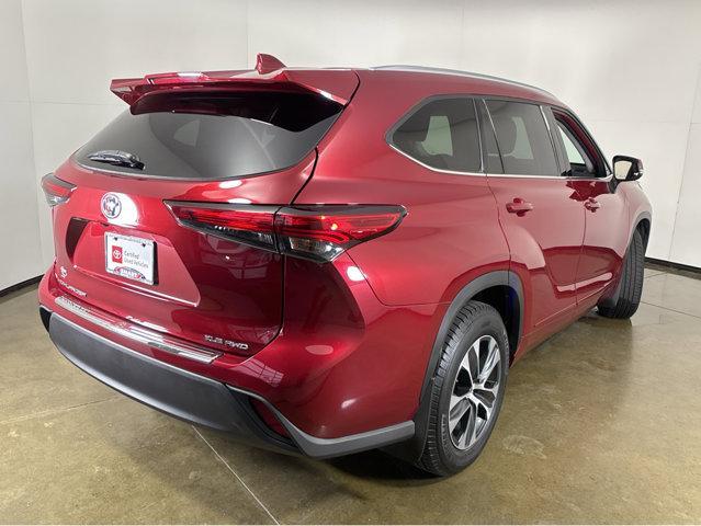 used 2021 Toyota Highlander car, priced at $34,997