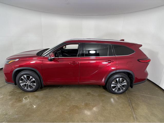 used 2021 Toyota Highlander car, priced at $34,997