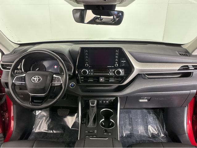 used 2021 Toyota Highlander car, priced at $34,997