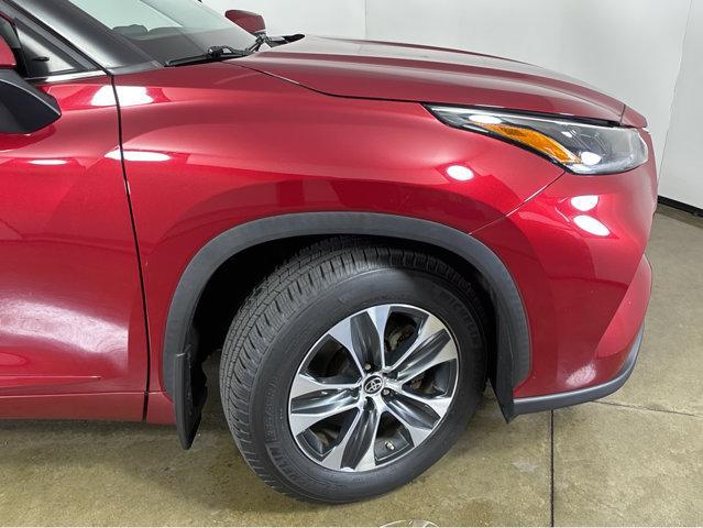 used 2021 Toyota Highlander car, priced at $34,997