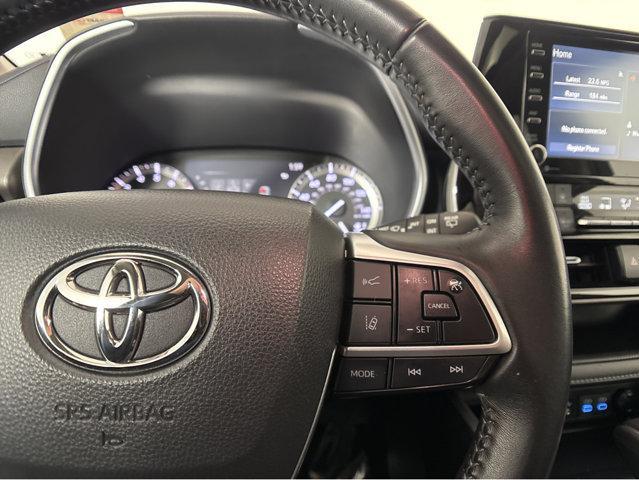 used 2022 Toyota Highlander car, priced at $34,588