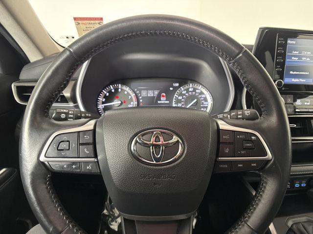 used 2022 Toyota Highlander car, priced at $34,588