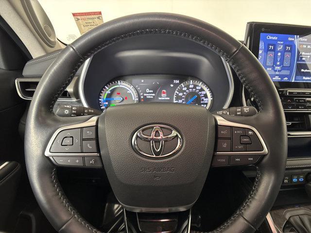 used 2022 Toyota Highlander Hybrid car, priced at $46,589