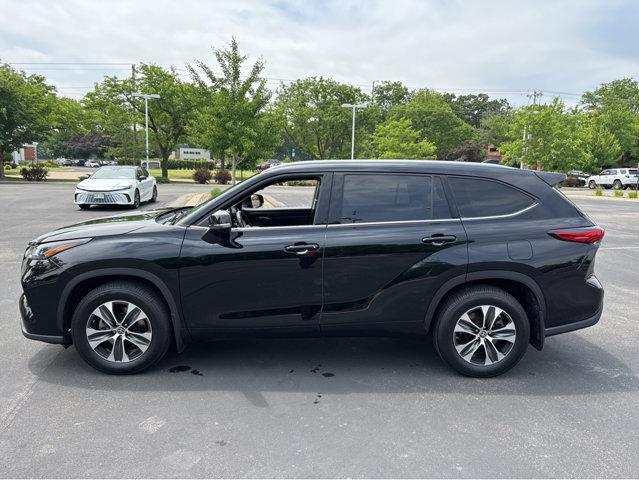 used 2022 Toyota Highlander car, priced at $38,594
