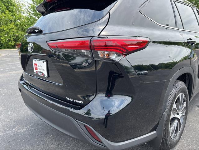 used 2022 Toyota Highlander car, priced at $38,594