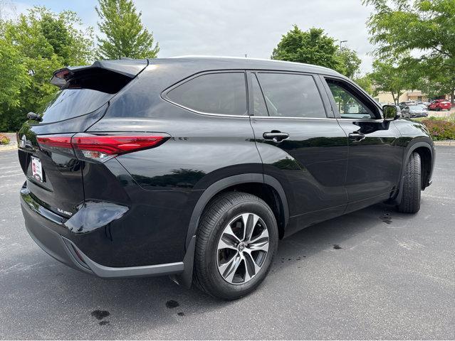used 2022 Toyota Highlander car, priced at $38,594