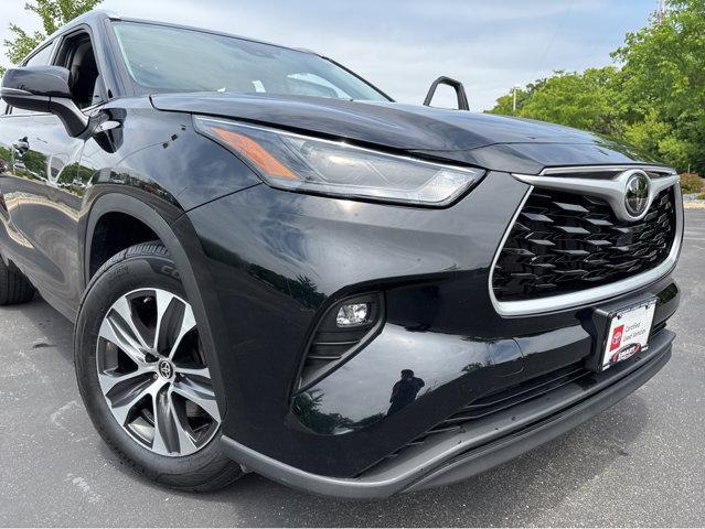 used 2022 Toyota Highlander car, priced at $38,594