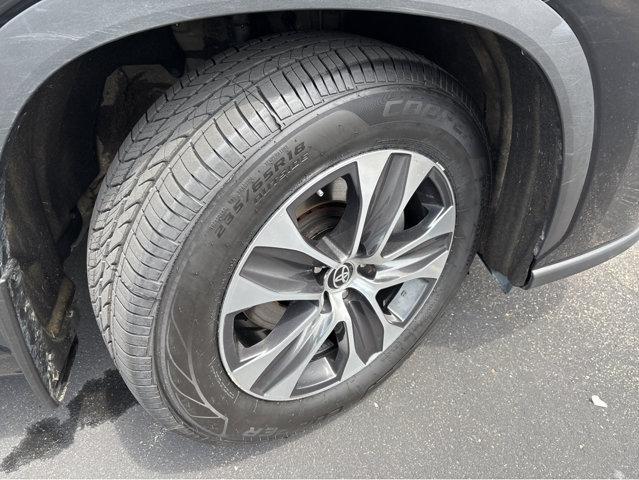 used 2022 Toyota Highlander car, priced at $38,594