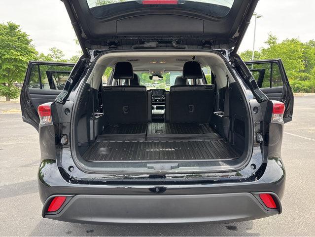 used 2022 Toyota Highlander car, priced at $38,594