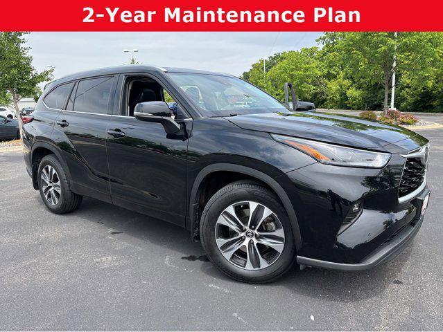 used 2022 Toyota Highlander car, priced at $38,594