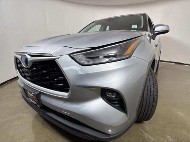 used 2021 Toyota Highlander Hybrid car, priced at $36,997