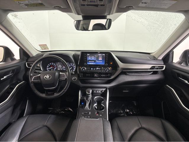 used 2021 Toyota Highlander car, priced at $34,997