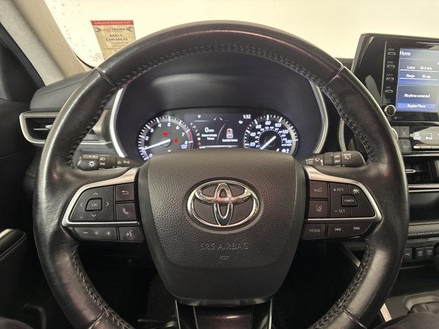 used 2021 Toyota Highlander car, priced at $34,997