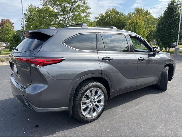 used 2023 Toyota Highlander car, priced at $40,979