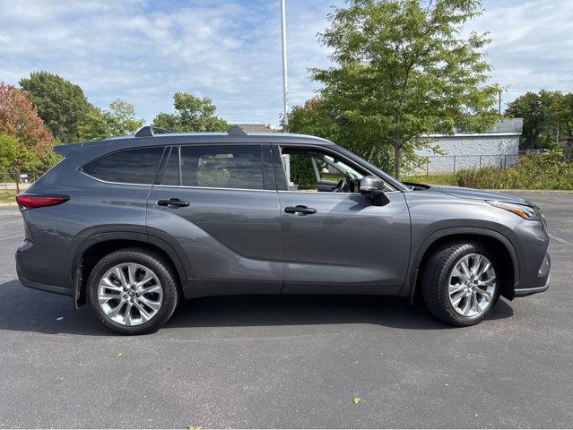 used 2023 Toyota Highlander car, priced at $40,979