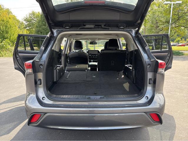 used 2023 Toyota Highlander car, priced at $40,979