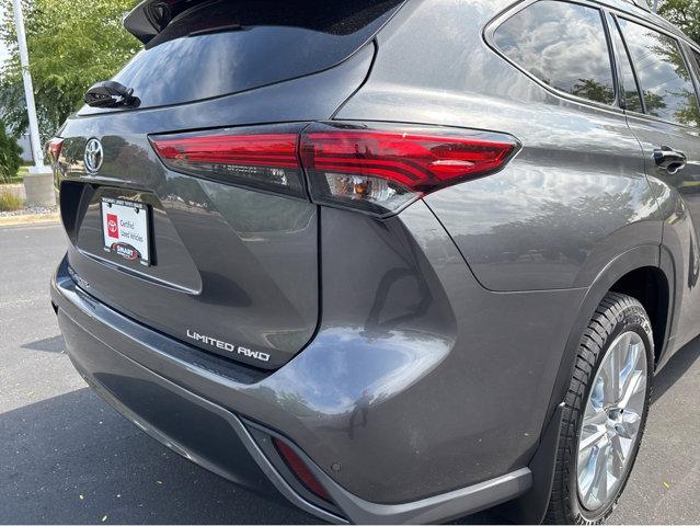 used 2023 Toyota Highlander car, priced at $40,979