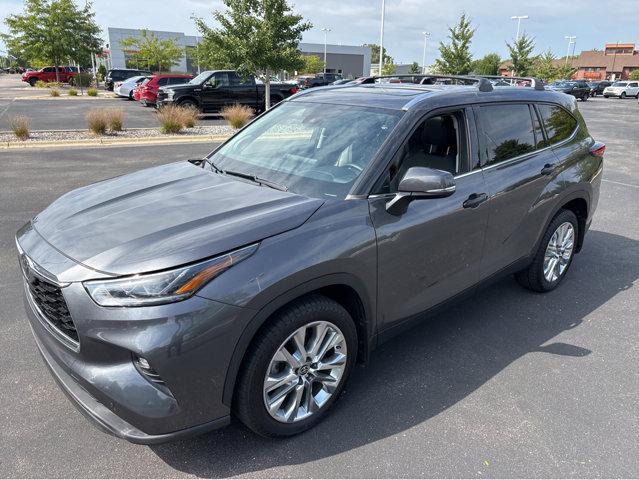 used 2023 Toyota Highlander car, priced at $40,979