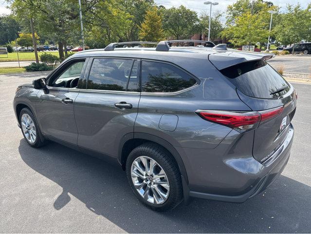used 2023 Toyota Highlander car, priced at $40,979