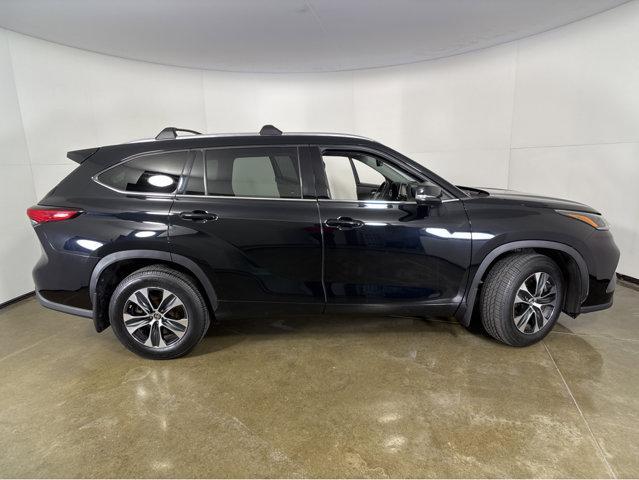 used 2021 Toyota Highlander car, priced at $35,998