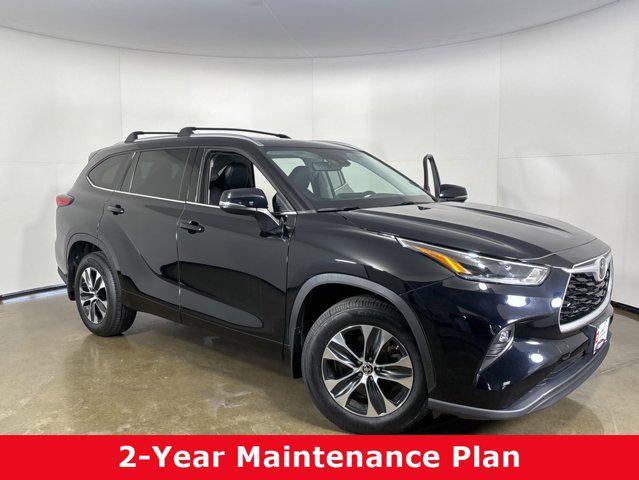 used 2021 Toyota Highlander car, priced at $35,998