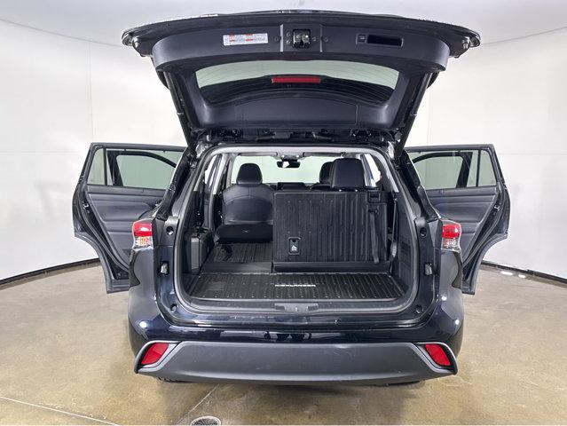 used 2021 Toyota Highlander car, priced at $35,998