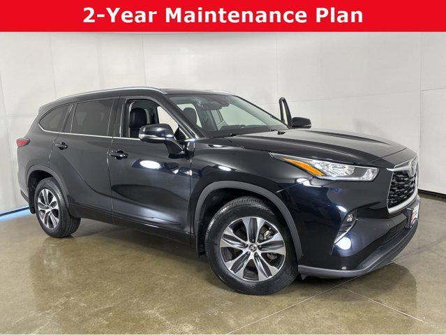 used 2020 Toyota Highlander car, priced at $32,400