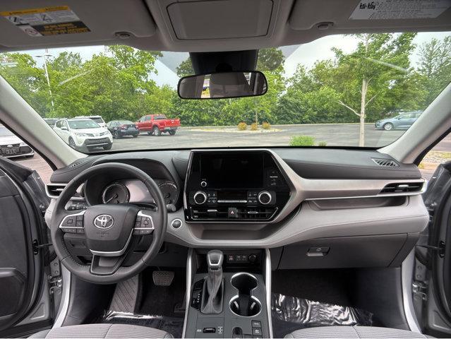 used 2024 Toyota Highlander Hybrid car, priced at $42,979